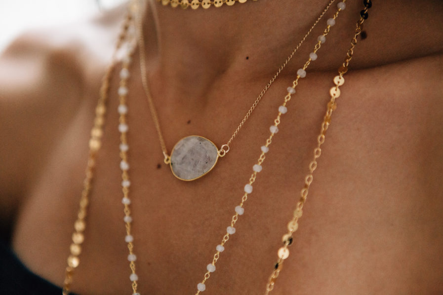 joaparis-bijoux-ecommerce-pierredelune-pierre-de-lune-collier-hautefantaisie-pierrefine-mode-femme-parisienne-paris-fabriquéenfrance-faitmain-joailleriefine